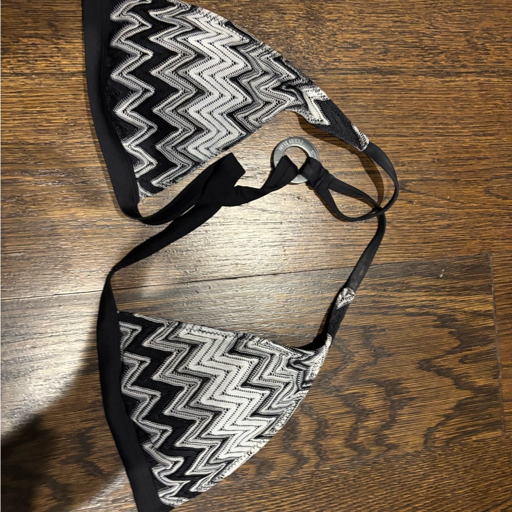Black & White Zigzag Triangle Bikini Top